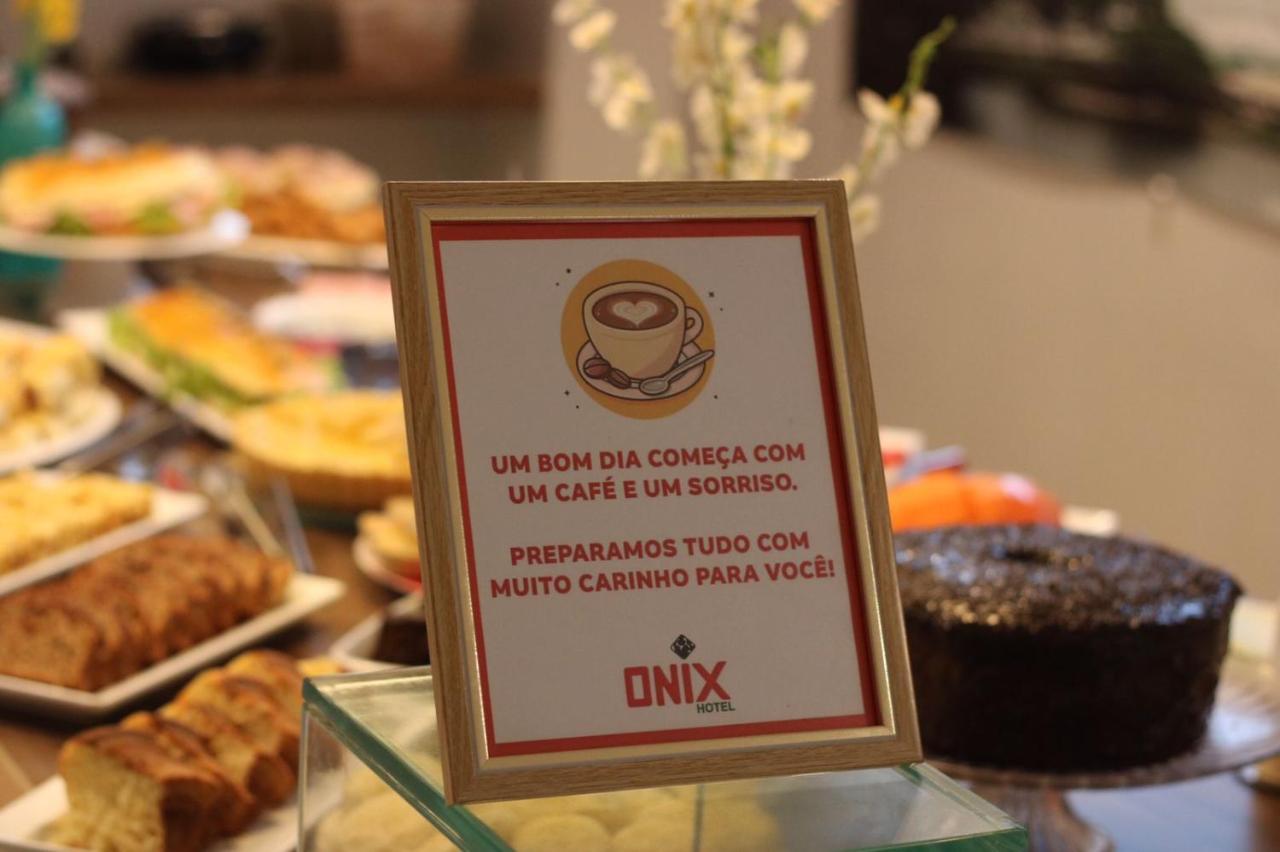 Onix Hotel Aeroporto Лауру-ди-Фрейтас Экстерьер фото