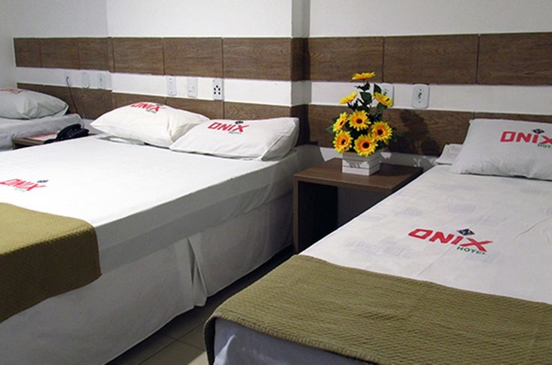 Onix Hotel Aeroporto Лауру-ди-Фрейтас Экстерьер фото